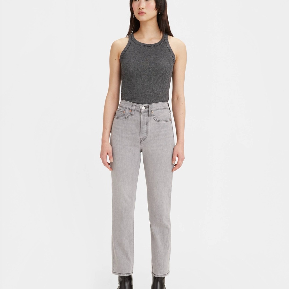 Levi’s Wedgie Straight Grey Ankle Jeans